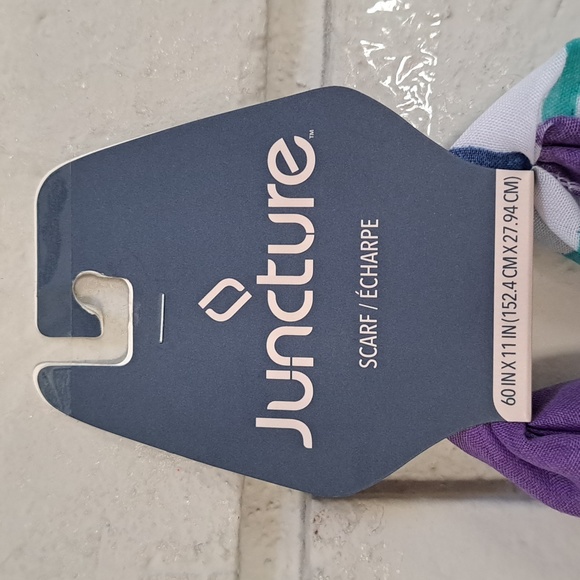 Beautiful Vibrant Striped Tassel Detail Scarf. Size 11"/60" NWT - Picture 6 of 7